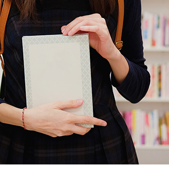 書店で、今まで手に取ったことのないジャンルの本を1冊買ってみる。