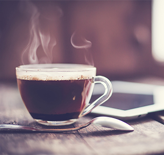 いつもより丁寧にお茶やコーヒーを淹れて、ゆっくり味わってみる。